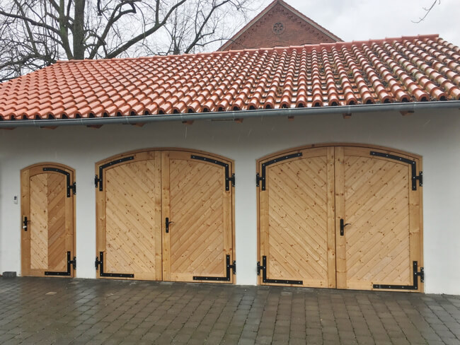 Garagentore - Flügeltore - ALLEMANN® GmbH Holz- u. Metallprodukte